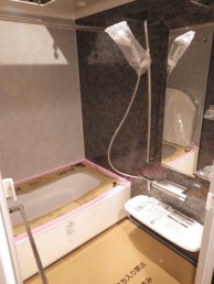 ダークグレーのアクセントでスタイリッシュな浴室に 品川区Y様邸 ダークグレーのアクセントでスタイリッシュな浴室に 品川区Y様邸